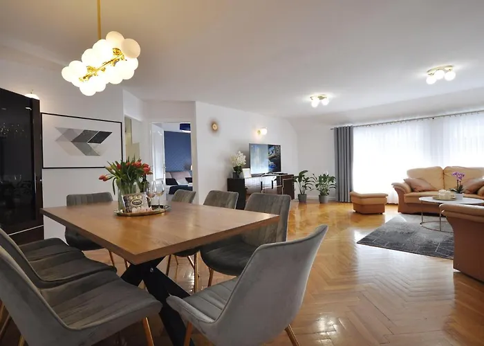 Apartament Family First