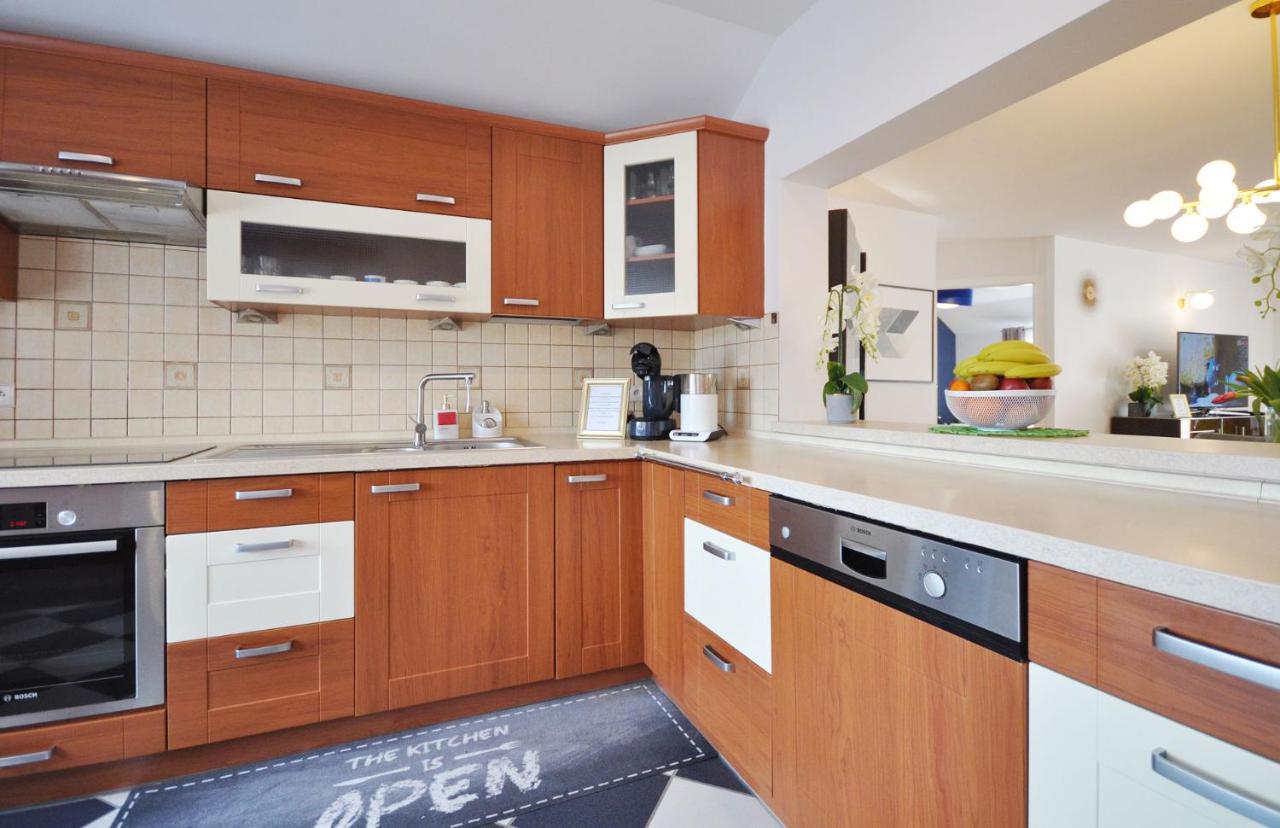 Family First Apartament *